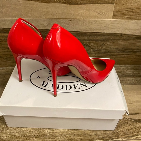 Steve Madden Red Stilettos - Picture 5 of 10